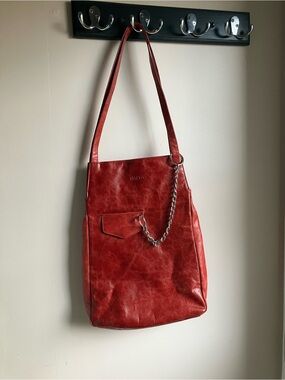 NAPPA Red Leather Shoulder Bag with Chain Accent